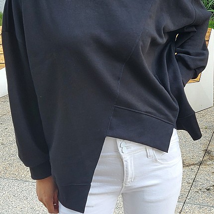 ASYMMETRICAL HEM SWEATSHIRTS