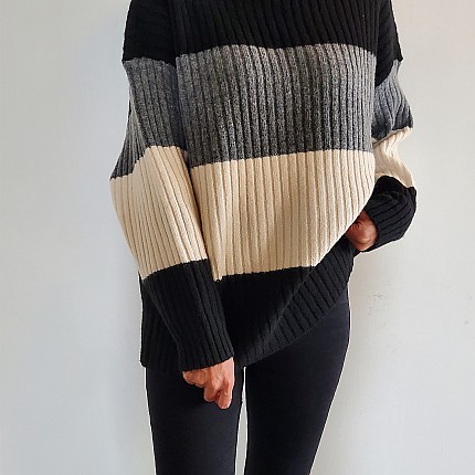 STRIPED OVERSIZED TURTLENECK SWEATER